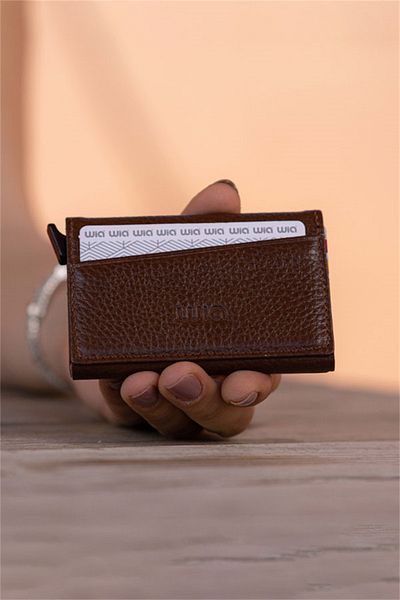 Wia Unisex Mechanical Leather Card Holder, Tan 611