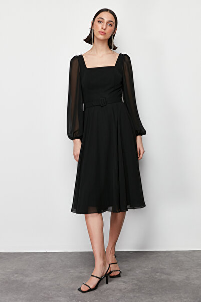 Trendyol Collection Κομψό βραδινό φόρεμα από μαύρο τούλι - TPRSS24AE00108