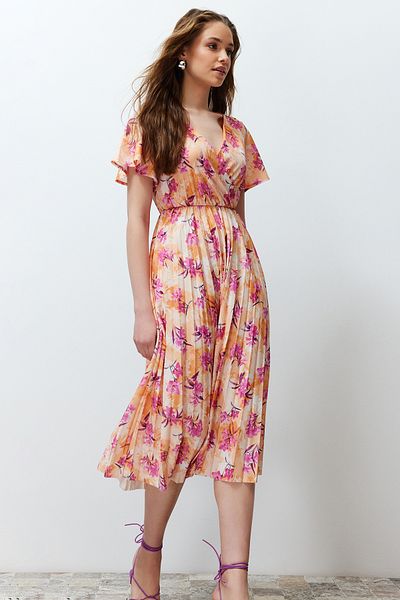 Trendyol Collection Vícebarevný skater/opasek otevírání dvouřadého kapesníku rukávy žebrované elastické pletené midi šaty TWOSS24EL00482