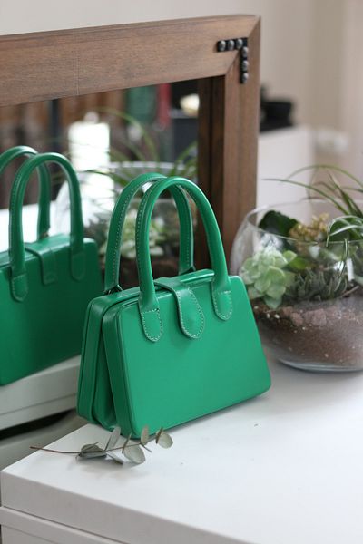 Moom Bag Γυναικεία τσάντα ώμου με πράσινο κουτί