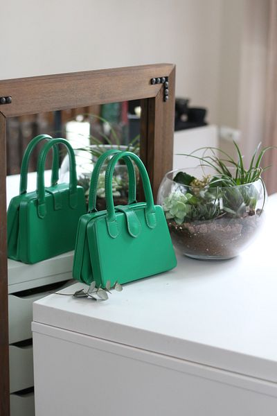 Moom Bag Γυναικεία τσάντα ώμου με πράσινο κουτί