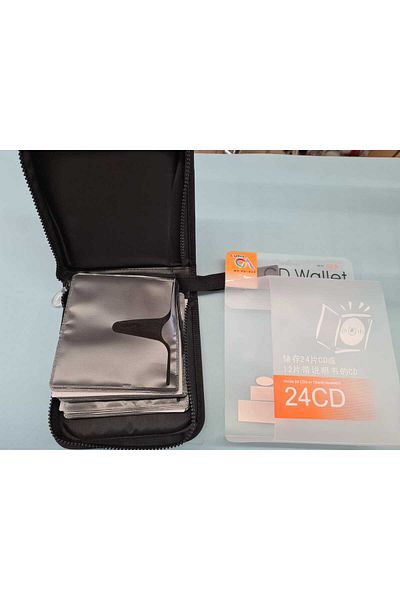 Comix 24-Piece CD/DVD Bag