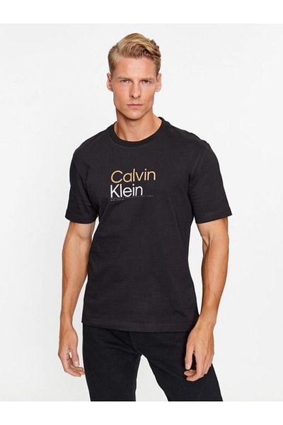 Calvin Klein T-Shirt