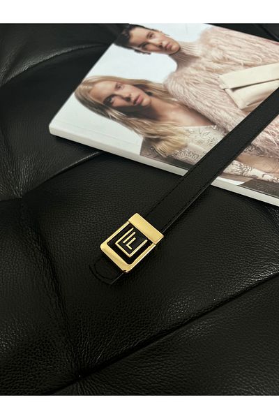 Fiori Černý dámský pásek se zlatou přezkou s logem F, zlatý dámský pásek, pásek na kalhoty, pásek na kabát
