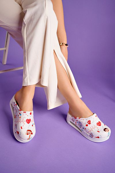 DRMOON Doctor Nurse Patterned Genuine Leather Sabo Slippers