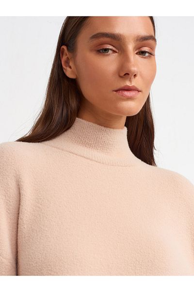 Dilvin 10483 Pulover crop cu guler ridicat cu textura moale-bej
