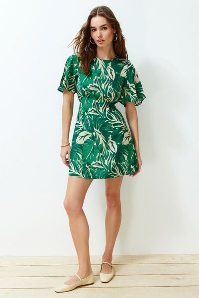 Trendyol Collection Zelené tropické květinové mini tkané šaty z viskózy A-line TWOSS24EL00632