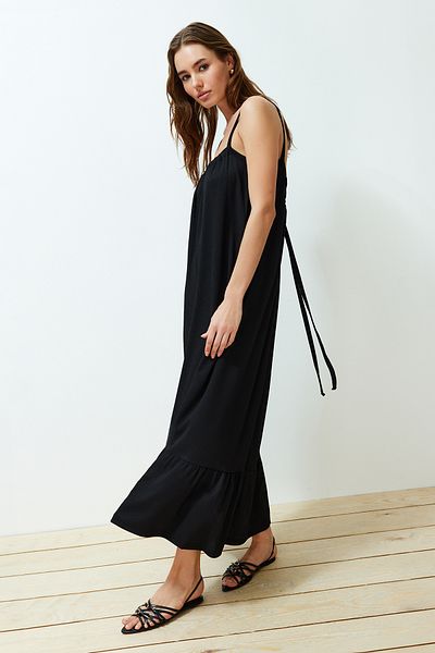 Trendyol Collection Sukienka maxi z czarnym tyłem, wiązana na ramiączkach i teksturowana, TWOSS24EL00259
