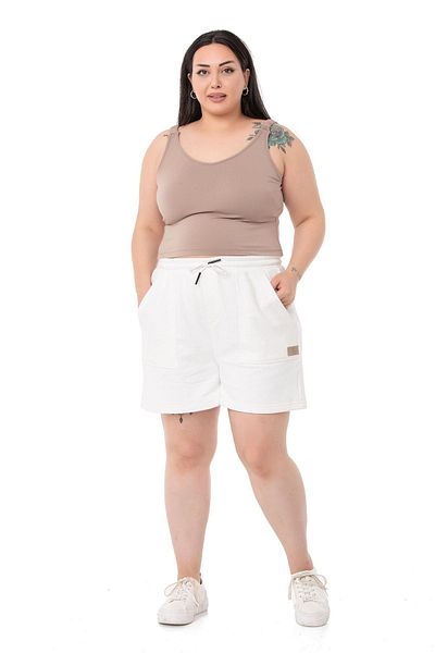 DISENTIS MODEST شورت أبيض كبير الحجم مزين بثلاثة جيوب من الخيوط وخصر مطاطي وتفاصيل ربطة عنق