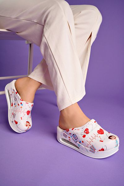 DRMOON Doctor Nurse Patterned Genuine Leather Sabo Slippers