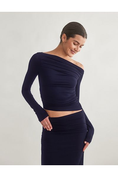 World Fashion Trends Long Sleeve Flexible Blouse with Pleated Shoulder and Drawstring
