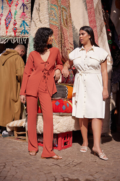 Trendyol Collection Μπροστινή γραβάτα με πλακάκι Μπλούζα υφασμένη με υφή TWOSS24BZ00331