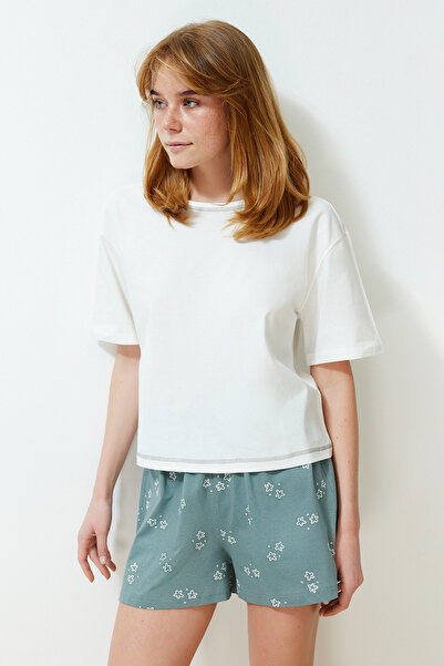 Trendyol Collection Σετ πιτζάμες με λευκό βαμβακερό σορτς με γεωμετρικό σχέδιο - THMSS24PT00204