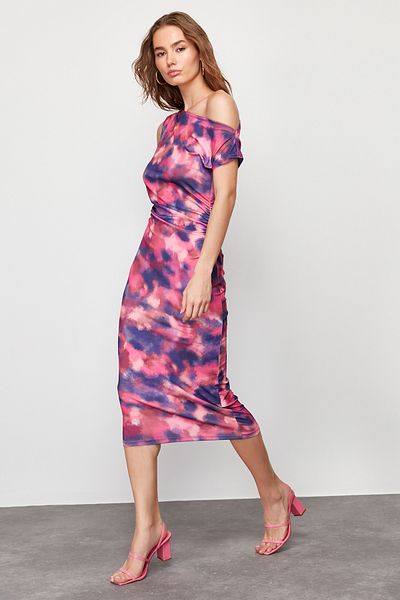 Trendyol Collection Multi-Color Printed Body-Fitting Boat Neck Zero Sleeve Stretch Knitted Midi Pencil Dress TWOSS24EL00662