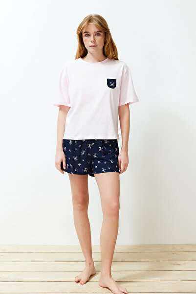 Trendyol Collection Ροζ πολύχρωμες φλοράλ πλεκτές πιτζάμες με σορτς THMSS24PT00214