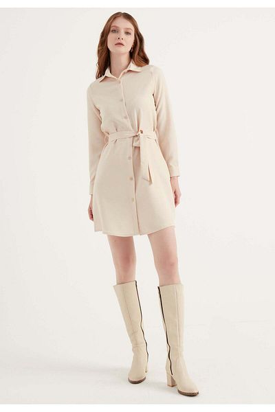 Herita Gewölbtes Kleid aus Stoff