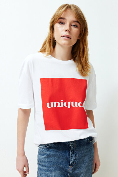 Trendyol Collection Tricou alb din bumbac gros premium, cu croială relaxată/largă, imprimat, cu cheie moale, tricotat TWOSS24TS00077