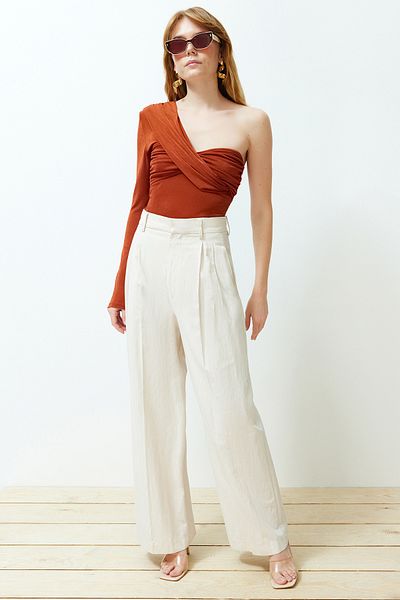 Trendyol Collection Πλακάκι Premium φωτεινή επιφάνεια και μαλακή υφή Πλεκτή μπλούζα με μονό μανίκι TWOSS24BZ00390