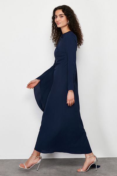 Trendyol Modest Marineblaues, ungefüttertes Abendkleid mit Wickeldetail TCTSS24DB00036