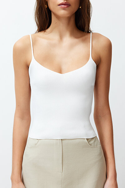 Trendyol Collection Μπλούζα Ecru Basic Knitwear με λαιμόκοψη TWOSS24BZ00147