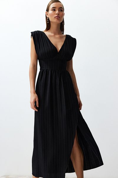 Trendyol Collection Czarna sukienka plażowa maxi z rozcięciem TBESS24EL00063