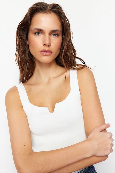 Trendyol Collection Ecru Crop Basic Top pletená halenka TWOSS24BZ00269