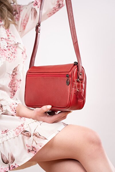 CüzCan Kırmızı Hakiki Deri Kadın Basic Omuz Çantası