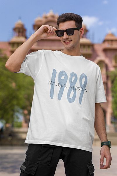 Fuddy Moda Tricou unisex oversize 1989 Taylor Version scris, tricou alb cu imprimeu Taylor Swift