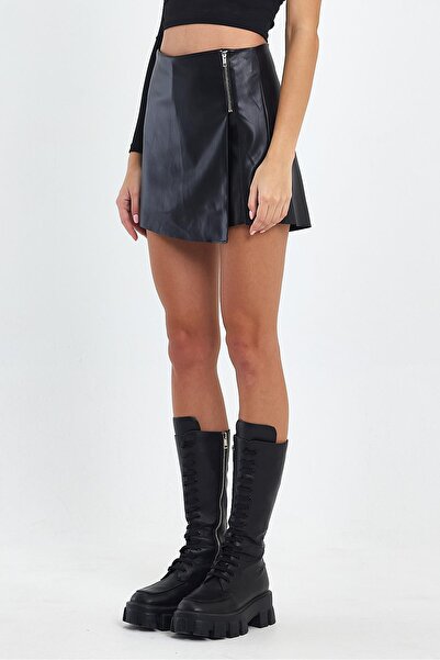 Ceylen Kapaklı Fermuar Detay Deri Şort Etek