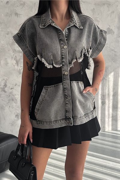 FEMELLE سترة نسائية من قماش الدنيم بتصميم شبكي مزين بشراشيب باللون الفحمي