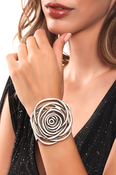 LABALABA Kadın Antik Gümüş Kaplama Ayarlanabilir Gül Objeli Bohem Tarz Kelepçe Bileklik