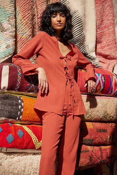 Trendyol Collection Μπροστινή γραβάτα με πλακάκι Μπλούζα υφασμένη με υφή TWOSS24BZ00331