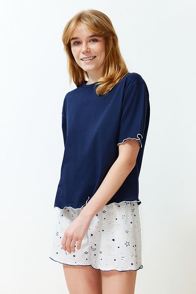 Trendyol Collection Pletená pyžamová souprava Galaxy Patterned Navy Blue - THMSS24PT00203