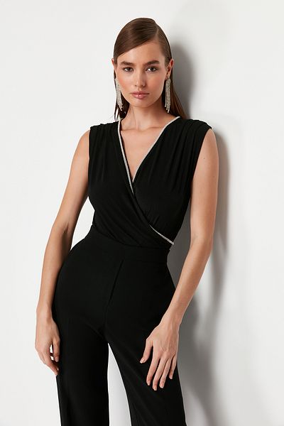 Trendyol Collection Czarne body z podwójnymi piersiami i błyszczącymi detalami z kamienia - TPRSS24BD00016