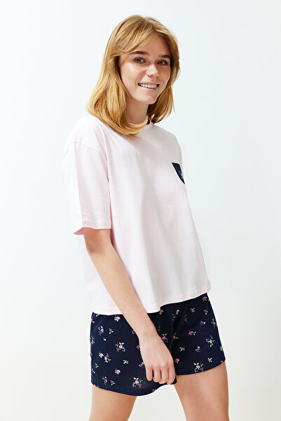 Trendyol Collection Ροζ πολύχρωμες φλοράλ πλεκτές πιτζάμες με σορτς THMSS24PT00214