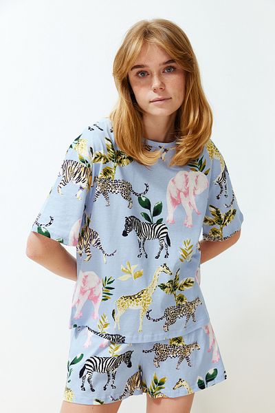 Trendyol Collection Színes kék állatmintás 100% pamut rövidnadrág pizsama szett - THMSS24PT00218