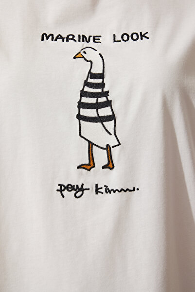 Happiness İstanbul Damska biała haftowana koszulka oversize z dzianiny NJ00140