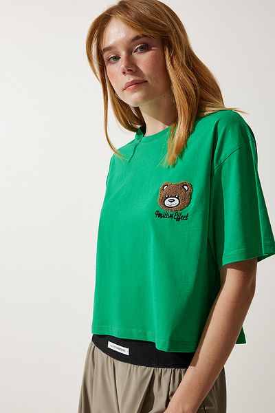 Happiness İstanbul Grünes, mit Teddybären besticktes, kurzes Strick-T-Shirt für Damen HF00456