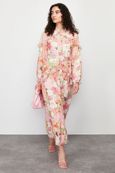 Trendyol Modest Ροζ φλοράλ βολάν Φόρεμα από υφαντό σιφόν με λεπτομερή επένδυση TCTSS24EB00003