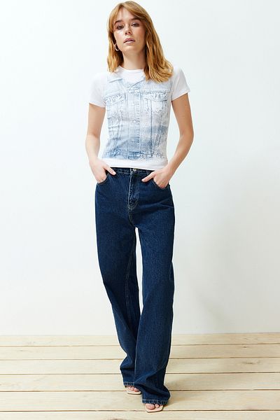 Trendyol Collection Tricou tricotat extra stretch, cu decolteu rotund, cu imprimeu alb, TWOSS24TS00096