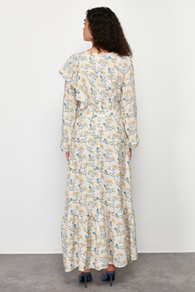 Trendyol Modest Květinové lemované volánky zdobené drahokamy Detailní tkané šaty s páskem TCTSS24EB00069