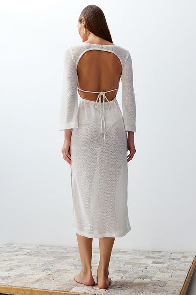 Trendyol Collection Maxi-Strandkleid aus Strick in Beige - Rückenfrei TBESS24EL00024