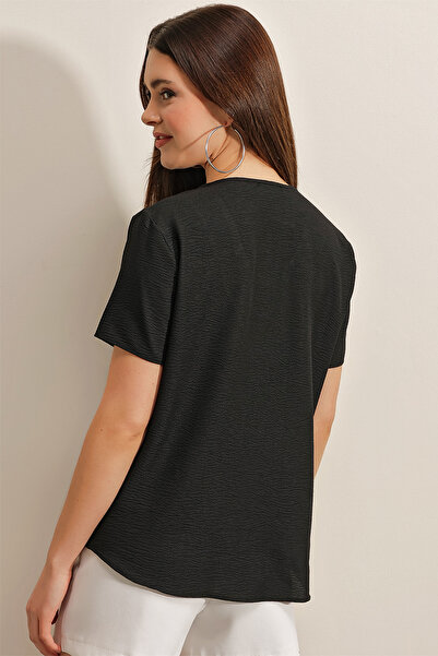 Bigdart 0458 Frilly V-Neck Knitted Blouse - Black