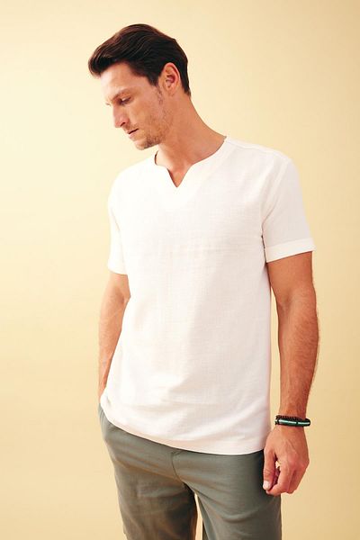 DeFacto Regular Fit V-Neck Cotton Short Sleeve Shirt X9812az23sm