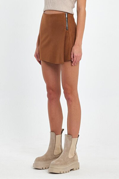 Ceylen Kapaklı Fermuar Detay Süet Şort Etek