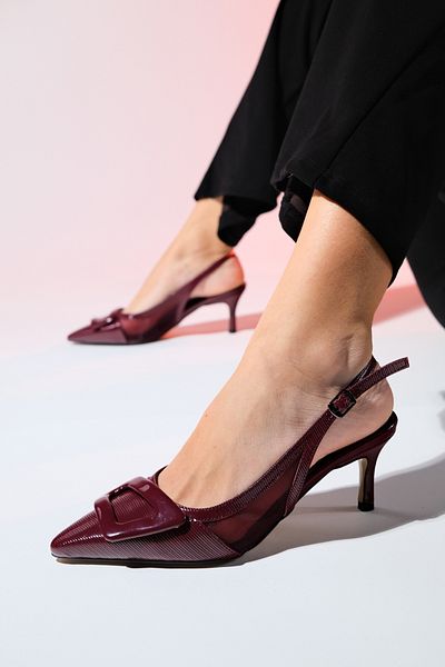 LuviShoes FOLEY Claret Κόκκινο λουστρίνι με ριγέ γυναικεία μυτερά παπούτσια με λεπτό τακούνι με ανοιχτή πλάτη