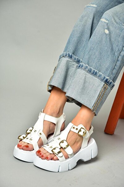 Fox Shoes S973966209 Bílé dámské sandály se silnou podrážkou