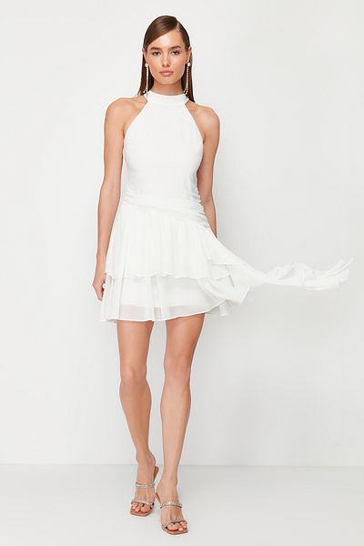 Trendyol Collection Svatební bílé volánky do A-Line Krátké svatební/svatební elegantní večerní šaty Noční šaty pro návrat domů TPRSS24EL00122