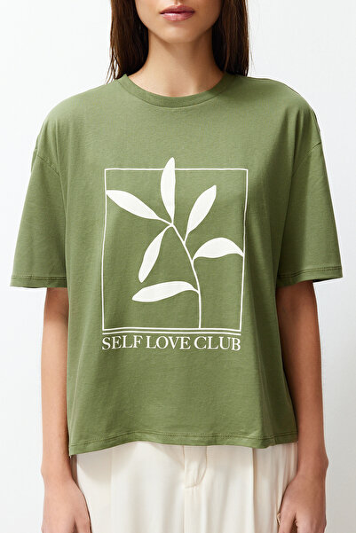 Trendyol Collection Χακί 100% βαμβακερό μπλουζάκι με στάμπα Χαλαρό/Φαρδύ Χαλαρό Πλεκτό T-Shirt με λαιμόκοψη TWOSS23TS00267