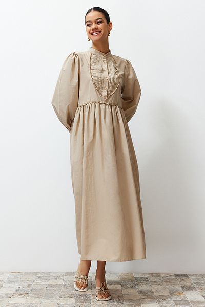 Trendyol Modest Κουμπί με μανίκι με μπαλόνι γιακά με βάση βιζόν και λεπτομερές υφαντό φόρεμα TCTSS24EB00129